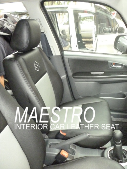  interior  mobil  x over  MAESTRO